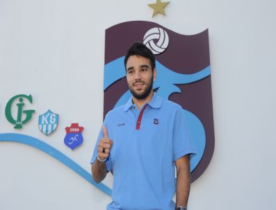 Trabzonspor, Volkan Şen İle 4 Yıllık Sözleşme İmzaladı