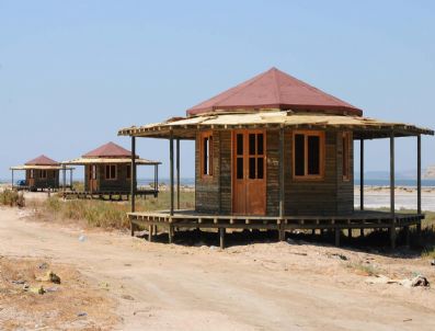 Yeni Barınaklar Kuş Cenneti’ne Çok Yakıştı