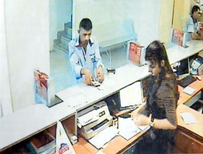 DOĞUBEYAZıT - 'kimlik Bilgilerinizi Teröristler Kullanıyor' Diyerek Dolandırdılar