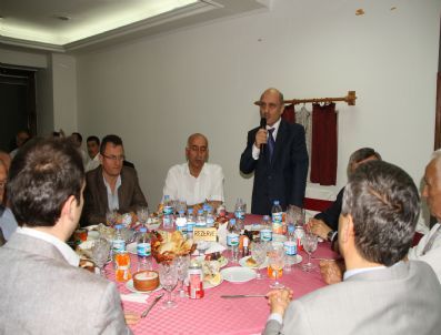 Bakan Erdoğan Bayraktar, Trabzonlu Hemşehrileriyle İftar Yemeğinde Bir Araya Geldi