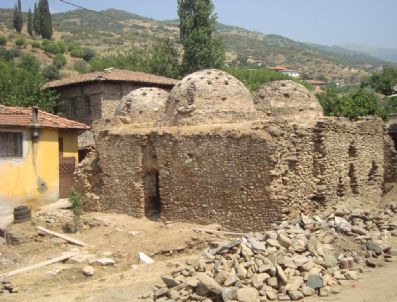 Birgi’deki Derviş Ağa Medresesi Restore Ediliyor