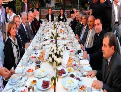 Dini Cemaat Önderleri İftarda Buluştu