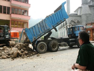 AHMET MINDER - Güneysu Belediyesi’nin Hizmet Binası Yıkıldı