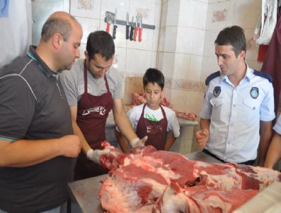 İnegöl`de Kasap ve Et Reyonlarına Denetim