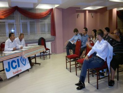 DOKURCUN - Jcı Sakarya Genel Kurulunda 2012 Dönemi Başkanı Emre Kızılarslan Seçildi