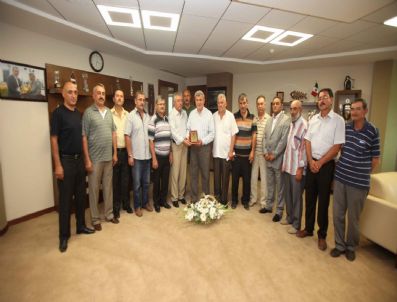 Karaosmanoğlu Ziyaretçilerini Ağırladı