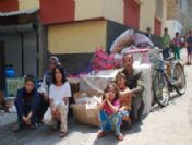 Kirayı Ödeyemeyince Sokakta Kaldılar