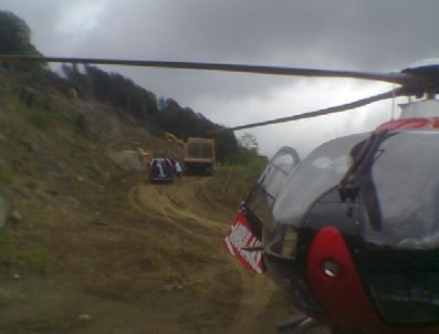 ARIF YıLDıRıM - Üzerine Kaya Yuvarlanan İşçinin Yardımına Ambulans Helikopter Yetişti