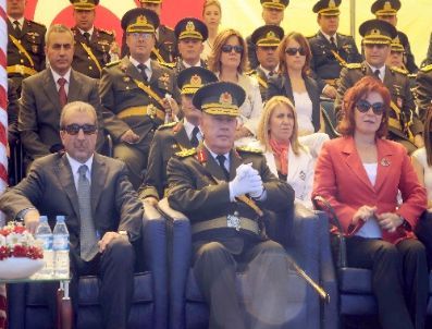 Bakan Eker, Diyarbakır`daki Kutlamalara Katıldı