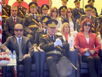 OYA ERONAT - Bakan Eker, Diyarbakır`daki Kutlamalara Katıldı