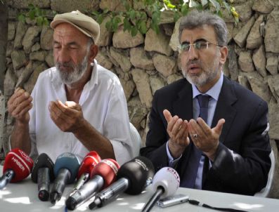 Bakan Yıldız Şehit Ailelerini Ziyaret Etti