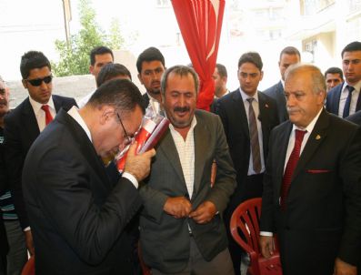 ERTUĞRUL SOYSAL - Başbakan Yardımcısı Bozdağ, Yozgat`ta Şehit Ailesini Ziyaret Etti