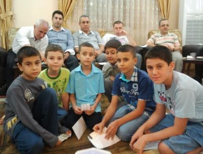 Bayram Harçlıklarını Somali` Deki Akranlarına Gönderdiler