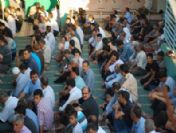 Bayram Namazında Camiler Dolup Taştı