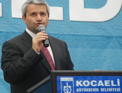 Bilim, Sanayi ve Teknoloji Bakanı Nihat Ergün Kocaeli`de Hemşehrileriyle Bayramlaştı