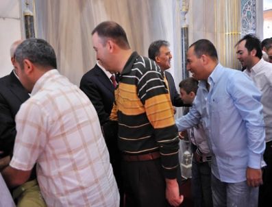 Cumhurbaşkanı Gül, Vatandaşlarla Bayramlaştı