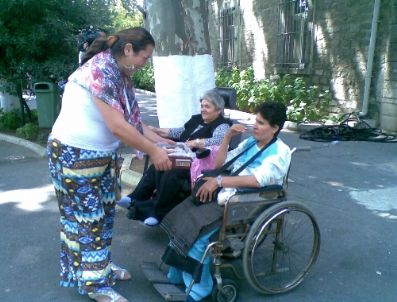 FATİH ERKOÇ - Darülaceze`de Bayram Mutluluğu