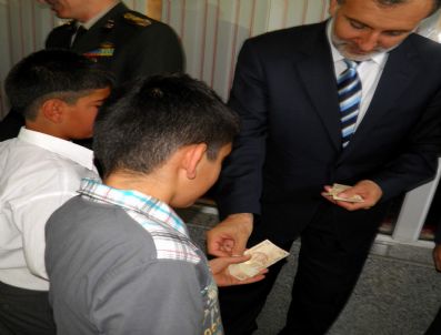 Erciş`te Ramazan Bayramı Kutlamaları