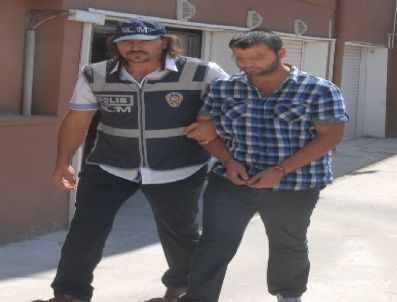 İzmir`de Bir Kişide 10 Bin Adet Uyuşturucu Hap Ele Geçirildi