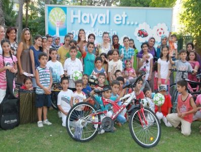 İzmirli Annelerin Katkısıyla 41 Çocuğun Daha Hayalleri Gerçek Oldu