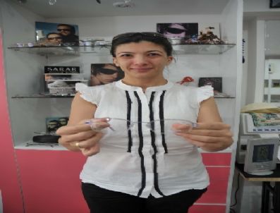 Kararan Dünyasına Aldırmadı, Türkiye’nin İlk Ama Gözlükçüsü Oldu (özel)