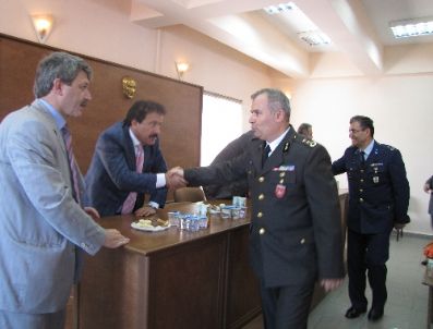 OSMAN GÜNAYDıN - Ramazan Bayramı Ünye`de Coşkuyla Kutlandı