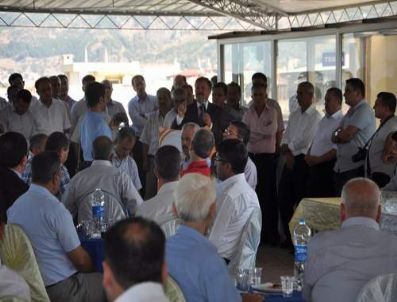 Siyasi Partiler Bayramlaştı