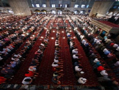 Sultanahmet Camii`nde Bayram Namazı