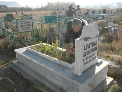 Van`da, Mezarlık Ziyaretleri