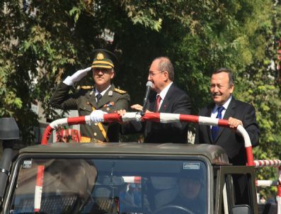Yurtta Çifte Bayram Coşkusu
