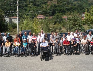 41 Tekerlekli Sandalye Sahiplerine Teslim Edildi