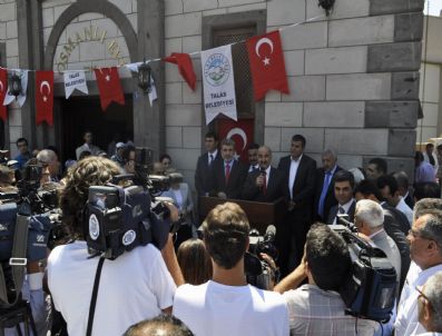 SAADETTIN AYDıN - Bakan Yıldız, Talas`ta Vatandaşla Bayramlaştı