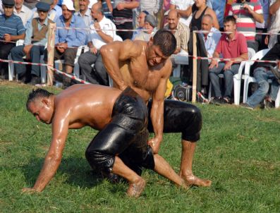 Bayram Güreşinde Şaban Yılmaz Başpehlivan Oldu