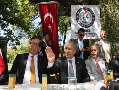 Bülent Arınç, Balkan Göçmenleri İle Buluştu