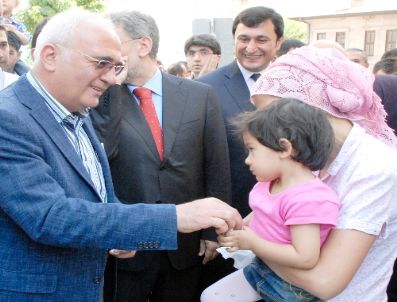 Mustafa Elitaş: Terörle Mücadele, Demokratikleşmeden Geri Adım Atmadan Sürecek