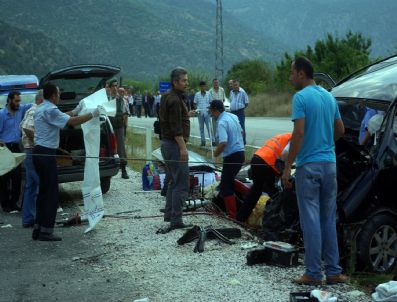 Osmancık`ta Trafik Kazası: 1 Ölü, 10 Yaralı
