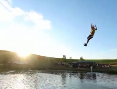 Rampadan Uçarak Suya Düştüler