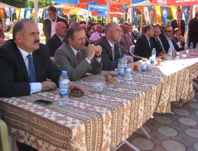 Sağlık Bakanı Akdağ: Somali`ye Hizmet Etmek İnsanlık Görevimiz