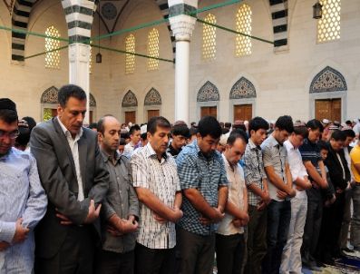 BERDIMUHAMEDOV - Türkmenistan`da Ramazan Bayram Coşkusu Bugün Başladı