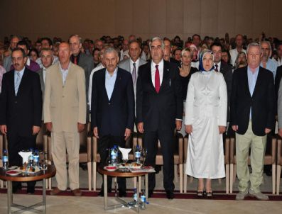 GÜZELÇAMLı - Ulaştırma Bakanı Binali Yıldırım Partisinin İzmir Teşkilatının Düzenlediği Bayramlaşma Törenine Katıldı