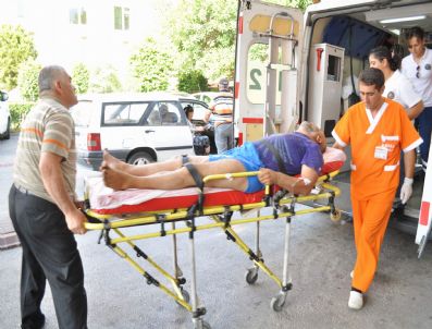 Açlıktan Bayılan Bir Kişi Hastaneye Kaldırıldı