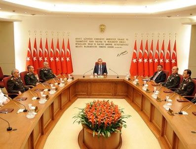 YAŞ kararları Gül'ün onayını bekliyor