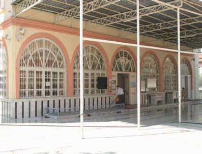 Camii ve Türbeler Gülsuyu İle Yıkanıyor