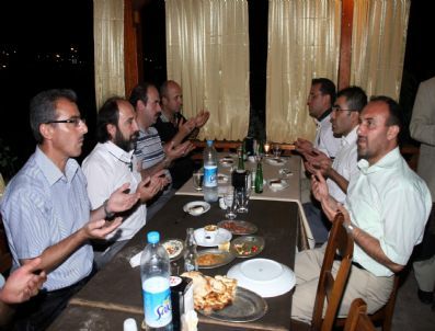 Diyanet-sen Üyeleri İftar Yemeğinde Bir Araya Geldi