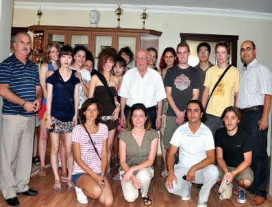 TURGUT OĞUZ - Dünya Gençleri Aliağa`da Çevre ve Barış İçin Buluştu