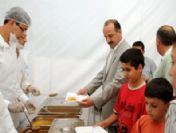 İftarını Vatandaşlarla Açan Başkan Akgül, Servisi Kendi Yaptı