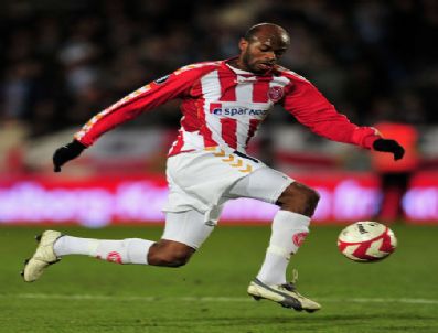 JAMAIKA - Karabükspor`a Jamaikalı Forvet