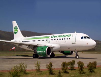 Motoruna Kuş Çarpan Uçak 12 Saat Rötar Yaptı