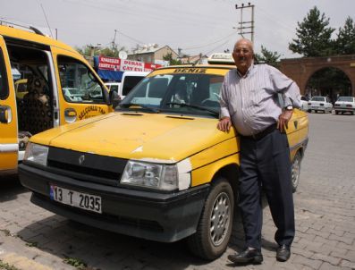 Ahlat'ın En Yaşlı Taksi Şoförü