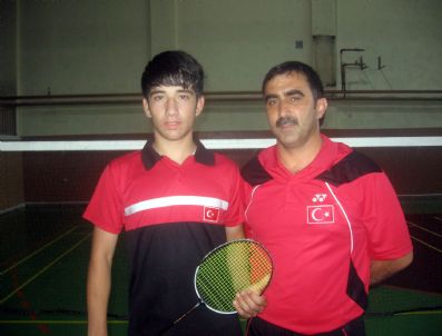 ALI KURT - Badminton Milli Takım Kadrosunda Bir Erzincanlı